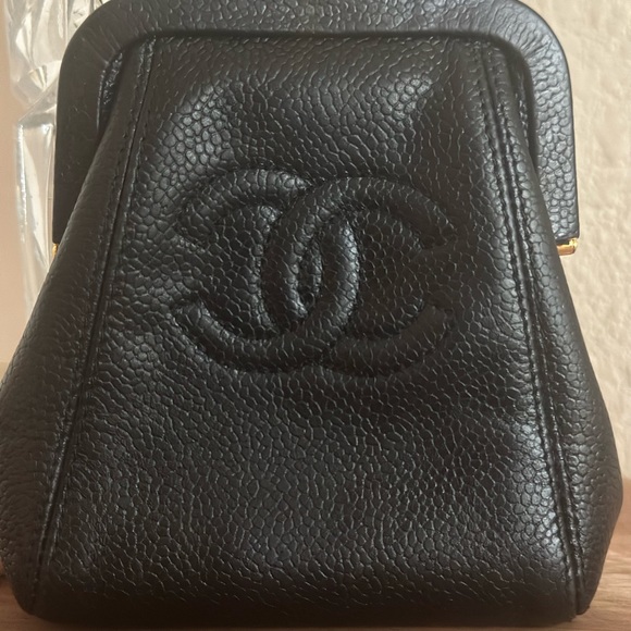 Authentic Vintage Chanel Black Caviar Kiss Lock Coin Purse - Picture 3 of 11